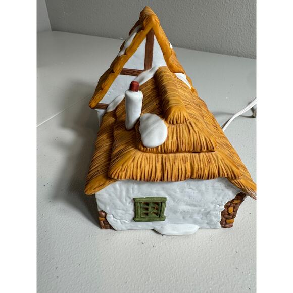 Department56 The Cottage of Bob Cratchit & Tiny Tim Heritage Village Collection - Picture 7 of 11